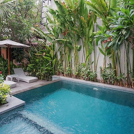 Hotel Dee Mansion Denpasar Exterior foto