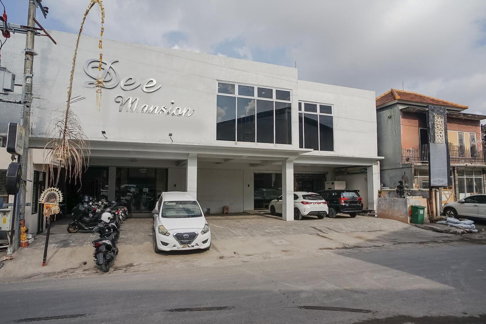 Hotel Dee Mansion Denpasar Exterior foto
